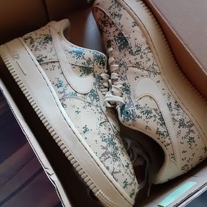 Nike Air Force 1